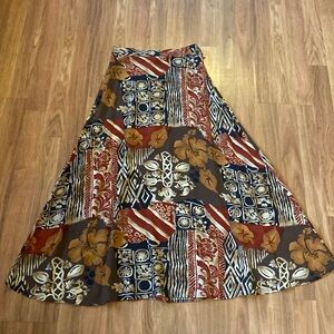 Sunbelt earth toned patterned skirt,ladies medium. A-line, flowy and long.